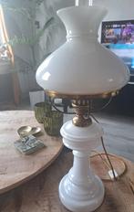 Staande olielamp van opaline, Melkglas., Antiek en Kunst, Ophalen of Verzenden