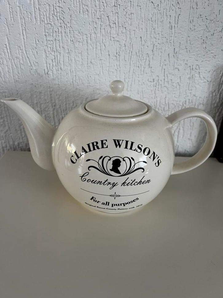 Claire Wilson’s servies/ theepot, Huis en Inrichting, Keuken | Servies, Gebruikt, Overige stijlen, Ophalen of Verzenden