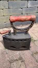 Antiek oud strijkijzer, Antiek en Kunst, Antiek | Gereedschap en Instrumenten, Ophalen of Verzenden