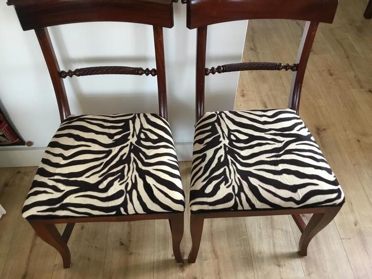 Leuke stoelen zebra print 2x, Huis en Inrichting, Stoelen, Gebruikt, Twee, Hout, Stof, Overige materialen, Overige kleuren, Ophalen