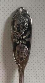 Herdenkingslepeltje van inhuldiging van Kon.Beatrix in 1980., Verzamelen, Ophalen of Verzenden, Zo goed als nieuw, Nederland, Speld(je) of Lepel(tje)