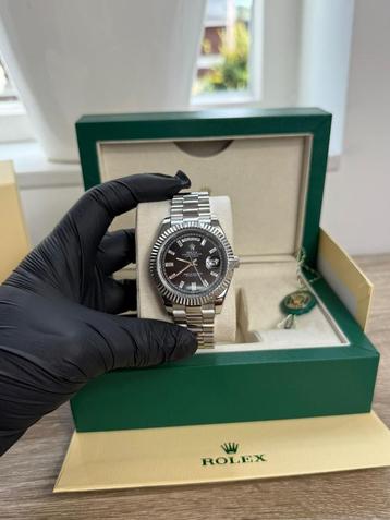 Rolex Daydate 40MM black dial beschikbaar voor biedingen