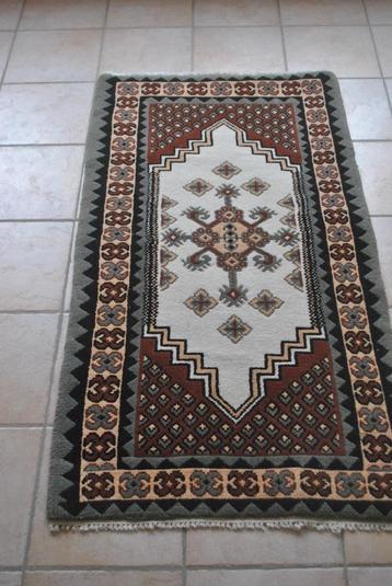 Kleedje, 77 bij 149 cm beschikbaar voor biedingen