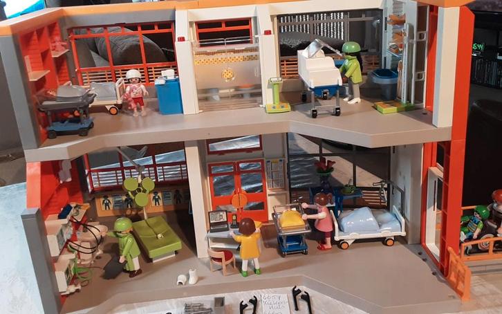 6657 ziekenhuis 6660 kraamafdeling, Kinderen en Baby's, Speelgoed | Playmobil, Zo goed als nieuw, Complete set, Ophalen of Verzenden