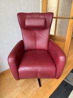 Prominent Sta-op-fauteuil Sorisso (leder, kleur: rubino), Huis en Inrichting, Fauteuils, Ophalen, Leder altissimo, kleur: rubino, met chrome look stervoet