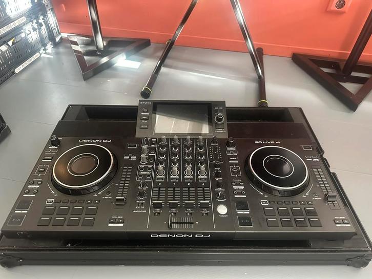 Denon SC Live 4 + flightcase, Muziek en Instrumenten, Dj-sets en Draaitafels, Gebruikt, Dj-set, Denon, Ophalen of Verzenden