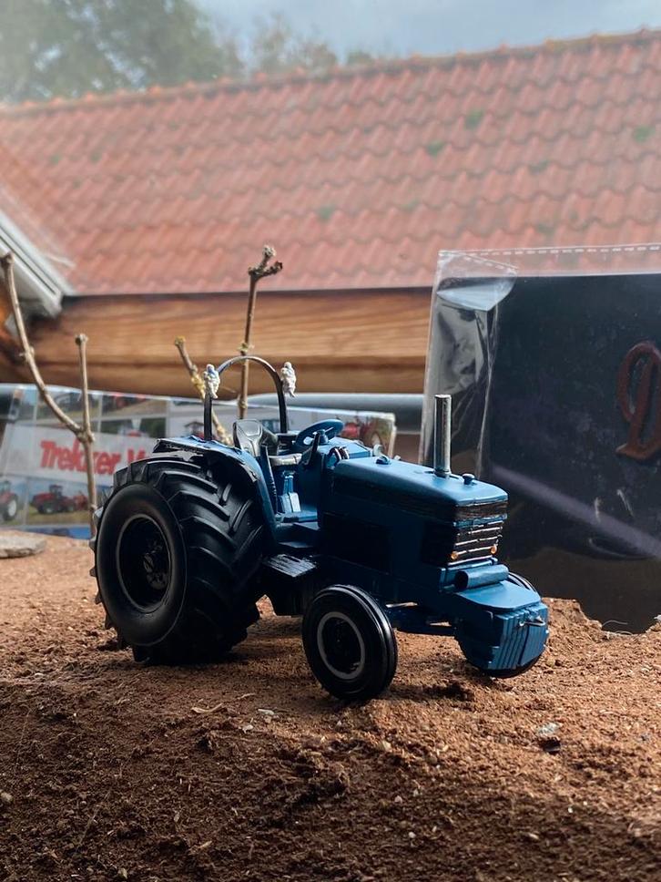 Ford puller, Hobby en Vrije tijd, Modelauto's | 1:32, Zo goed als nieuw, Auto, Overige merken, Verzenden