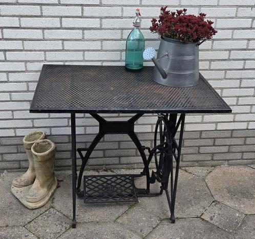 Naaimachine Tafel / Buitentafel - PFAFF Onderstel, Antiek en Kunst, Antiek | Naaimachines, Ophalen