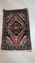 Perzisch tafelkleedje, Antiek en Kunst, Antiek | Kleden en Textiel, Ophalen of Verzenden