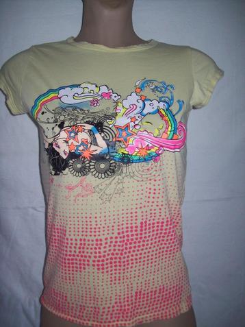 maat L, (M?/S?) T-shirt geel met bonte print, 57 cm. beschikbaar voor biedingen