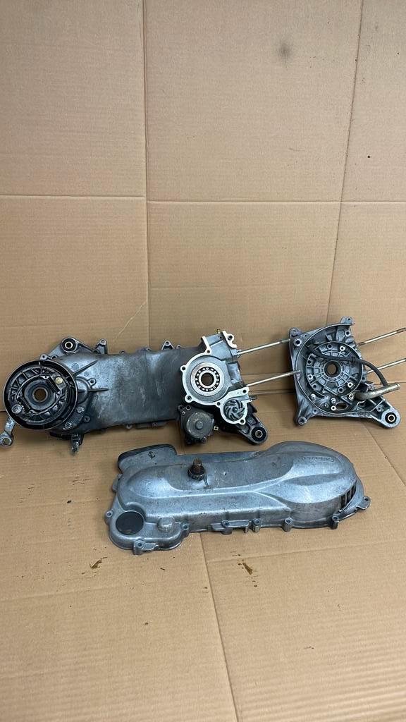 Piaggio hexagon 150cc carter carters met papieren 2takt 2t, Fietsen en Brommers, Brommeronderdelen | Algemeen, Zo goed als nieuw