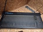 Roland M240 Line Mixer - 24 Kanalen, Muziek en Instrumenten, Mengpanelen, Ophalen, Gebruikt, 20 kanalen of meer, Microfooningang