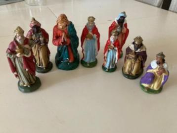 1 x antiek maria beeldje en 7x (3)  koningen figuren beschikbaar voor biedingen
