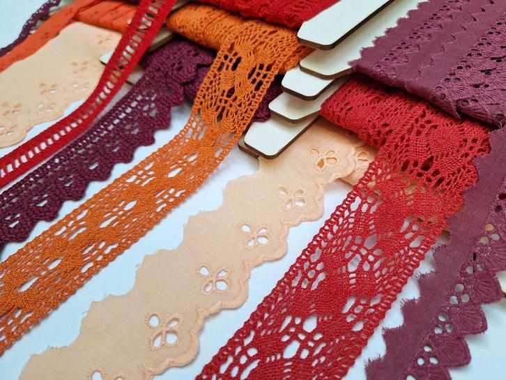 Prachtig katoenen kant en broderie ,rood en oranje tinten, Hobby en Vrije tijd, Naaien en Fournituren, Nieuw, Kant, Ophalen of Verzenden