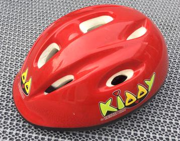 ZGAN. Decathlon rode kinder fietshelm 48-53cm beschikbaar voor biedingen