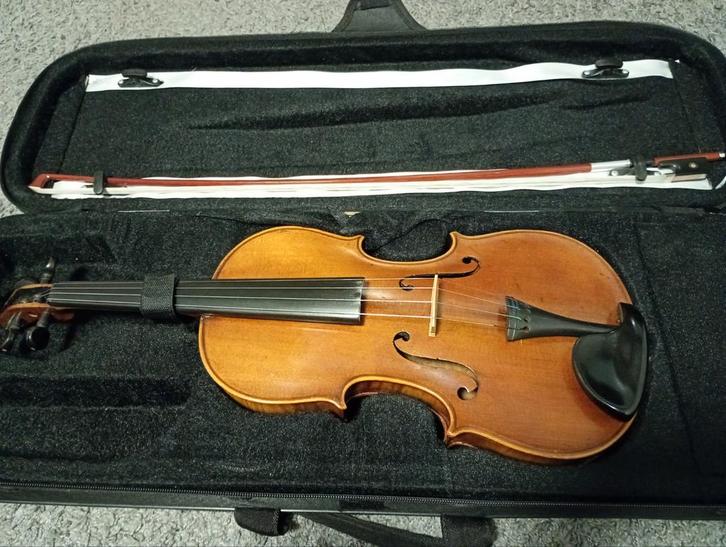 Viool met koffer - oude viool 4/4, Muziek en Instrumenten, Strijkinstrumenten | Violen en Altviolen, Gebruikt, 4/4-viool, Met koffer