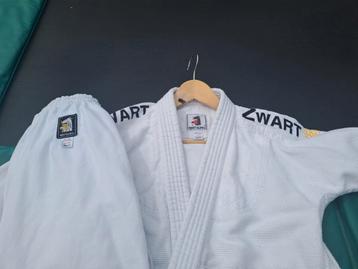 Judo pak maat 150cm beschikbaar voor biedingen