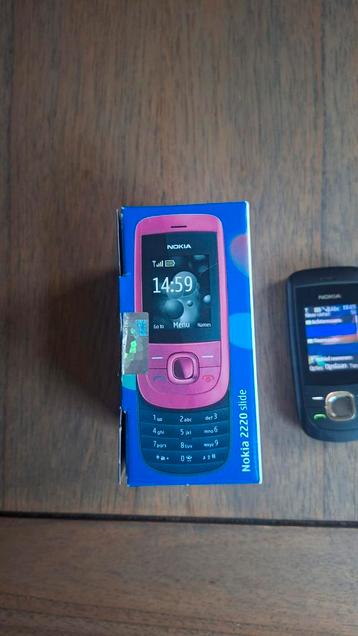 Nokia 2220 Slide - Vintage GSM Telefoon beschikbaar voor biedingen