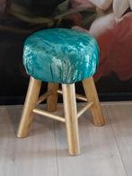 Mooi groen krukje 40 cm hoog, Huis en Inrichting, Krukjes, Ophalen, Zo goed als nieuw, Hout