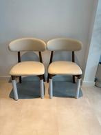 Japandi Eetkamerstoelen Walnoot met Stof 50 euro per stuk, Ophalen, Twee, Bruin, Zo goed als nieuw