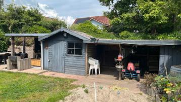 100 euro en moet deze maand weg Tuinhuis met overkapping beschikbaar voor biedingen