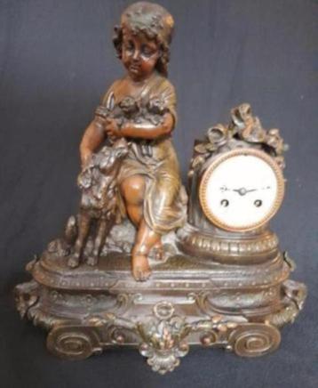 prachtige zamak klok meisje met hond en pups  beschikbaar voor biedingen