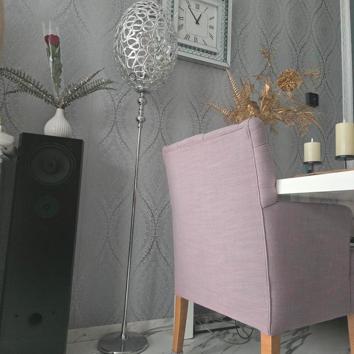 Moderne Zilveren Vloerlamp, Huis en Inrichting, Lampen | Vloerlampen, Zo goed als nieuw, 150 tot 200 cm, Metaal, Ophalen of Verzenden