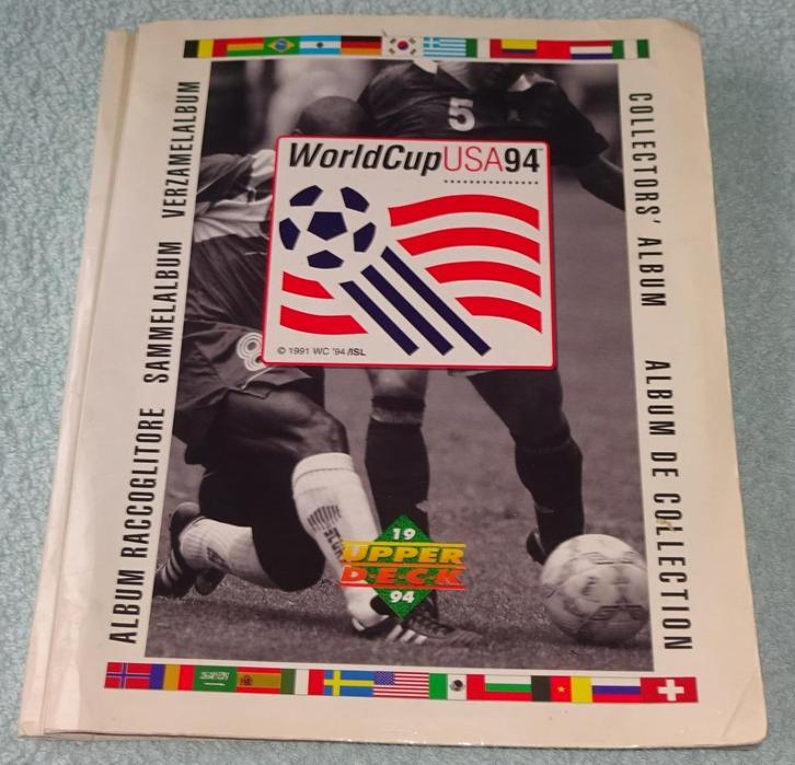 World Cup USA 1994  Upper Deck verzamelalbum met 224 kaarten, Verzamelen, Sportartikelen en Voetbal, Gebruikt, Poster, Plaatje of Sticker