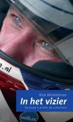 IN HET VIZIER - Autosport F1 achter de schermen met Max, Ophalen of Verzenden, Zo goed als nieuw, Balsport