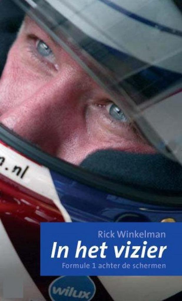 IN HET VIZIER - Autosport F1 achter de schermen met Max, Boeken, Sportboeken, Zo goed als nieuw, Balsport, Ophalen of Verzenden