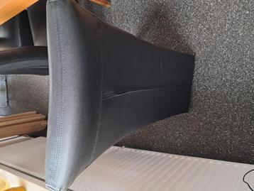 Eethoek met 6 stoelen  beschikbaar voor biedingen