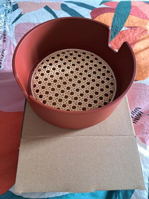 Normann Copenhagen Salon Tray 20 Rust, design Simon Legald, Huis en Inrichting, Woonaccessoires | Schalen en Manden, Mand, Rond