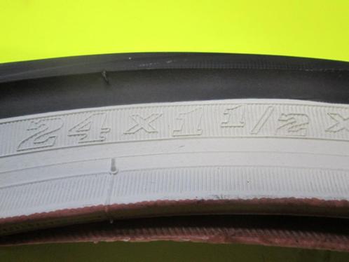 Buitenband 24 x 1 1/2 x 1 3/4 Rolaandrijving, Fietsen en Brommers, Brommeronderdelen | Oldtimers, Nieuw, Overige merken, Overige typen