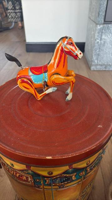 Te koop blikken paard speelgoed antiek beschikbaar voor biedingen