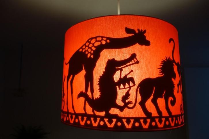 Hanglamp kinderkamer Hartendief, 'de grote parade' / rood, Huis en Inrichting, Lampen | Hanglampen, Zo goed als nieuw, Minder dan 50 cm