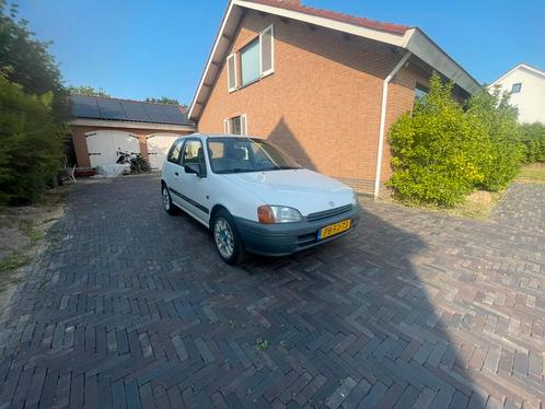 Toyota Starlet 1.3 16V 1996 Wit, Auto's, Toyota, Particulier, Starlet, Android Auto, Apple Carplay, Bluetooth, Radio, Benzine