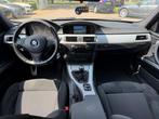 BMW 3-serie 318i Business Line M Sport|Nieuwe Ketting|Naviga, Achterwielaandrijving, Zwart, Alcantara, Origineel Nederlands