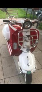 Mooie Vespa znen scooter te koop!, Ophalen of Verzenden, Zo goed als nieuw, Benzine, Vespa