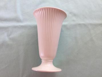Wedgwood Edme trompetvaas antiek ca 21cm hoog nieuwstaat  beschikbaar voor biedingen