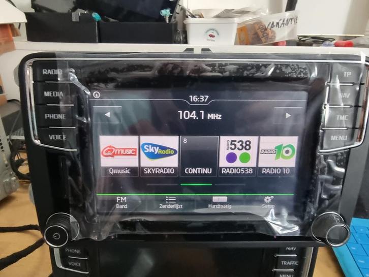 Skoda Yeti Radio 5L0035680B - Smartlink + Nieuw Touchscreen, Auto diversen, Autoradio's, Zo goed als nieuw, Ophalen