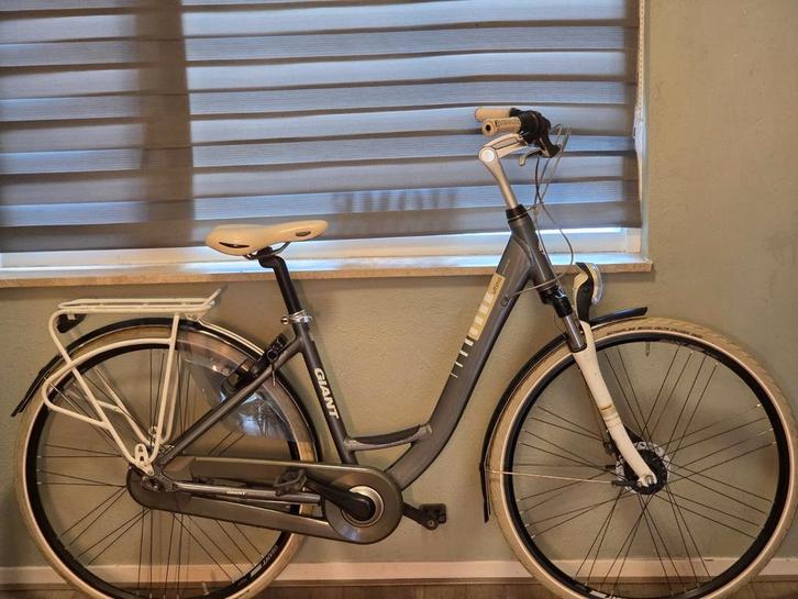 Nette damesfiets giant ultimo te koop  H 48 cm V 7, Fietsen en Brommers, Fietsen | Dames | Damesfietsen, Gebruikt, Giant, 47 tot 50 cm