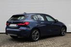 BMW 1-serie 118i Executive Sport Line Automaat / Sportstoele, Auto's, BMW, 65 €/maand, 136 pk, Met garantie (alle), Blauw