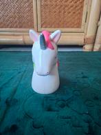 Witte met gekleurde manen eenhoorn, unicorn spaarpot, Ophalen of Verzenden, Nieuw, Steen, Aardewerk of Keramiek, Dier