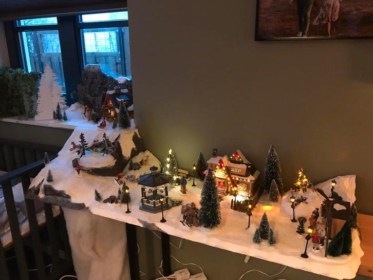 Complete set Lemax kerstdorp., Diversen, Kerst, Zo goed als nieuw, Ophalen of Verzenden