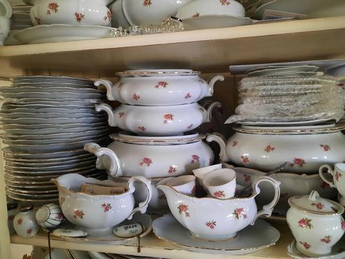 Barok Dinerservies Mitterteich Bavaria met roze roosjes, Antiek en Kunst, Antiek | Servies compleet, Ophalen of Verzenden
