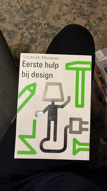 Eerste hulp bij design - stedelijk museum beschikbaar voor biedingen