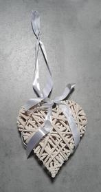 NIEUW decoratie HART met wit satijnen strik en lint, Ophalen of Verzenden, Nieuw