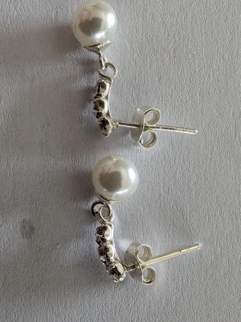 Zilveren oorbellen met zoetwaterparel en mooie zirkonia (Nie, Sieraden, Tassen en Uiterlijk, Oorbellen, Nieuw, Knopjes of Stekers