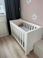 Complete babykamer (ledikant, commode en kledingkast), Jongetje of Meisje, Zo goed als nieuw, Ophalen