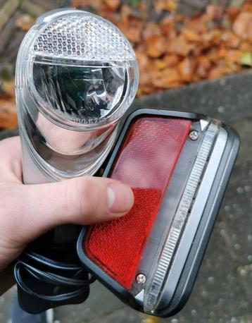 Koplamp Batavus Fuego E-Go op accu €10 achterlicht is er ook beschikbaar voor biedingen